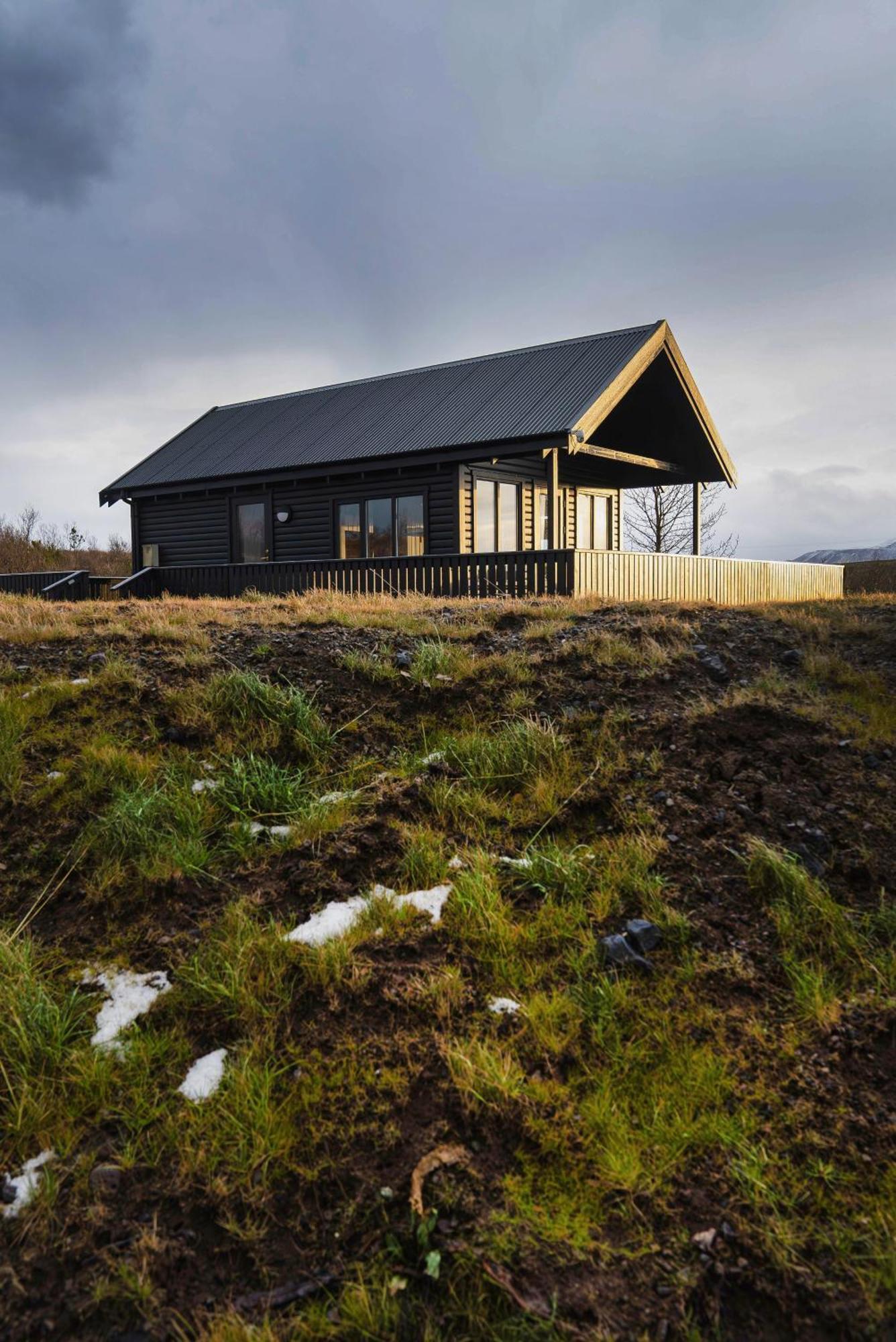 Cozy Cabin Near Golden Circle With Panoramic Views มอสเฟลสแบร์ ภายนอก รูปภาพ