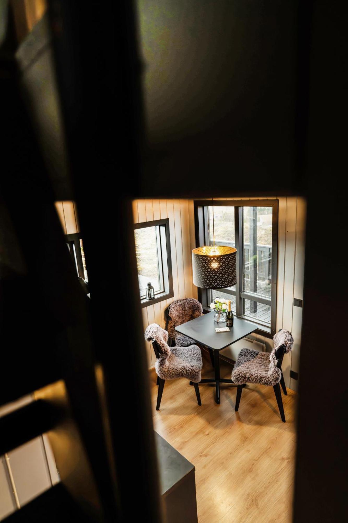Cozy Cabin Near Golden Circle With Panoramic Views มอสเฟลสแบร์ ภายนอก รูปภาพ